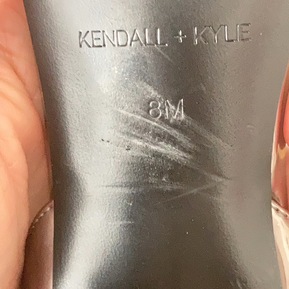 HP⭐️ Kendall & Kylie NWOT Metallic Sandals Studded Block Heels Velcro… - Picture 9 of 10